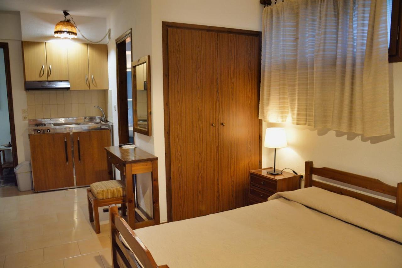 Papatzikos Traditional Guesthouse ネオス・マルマラス エクステリア 写真