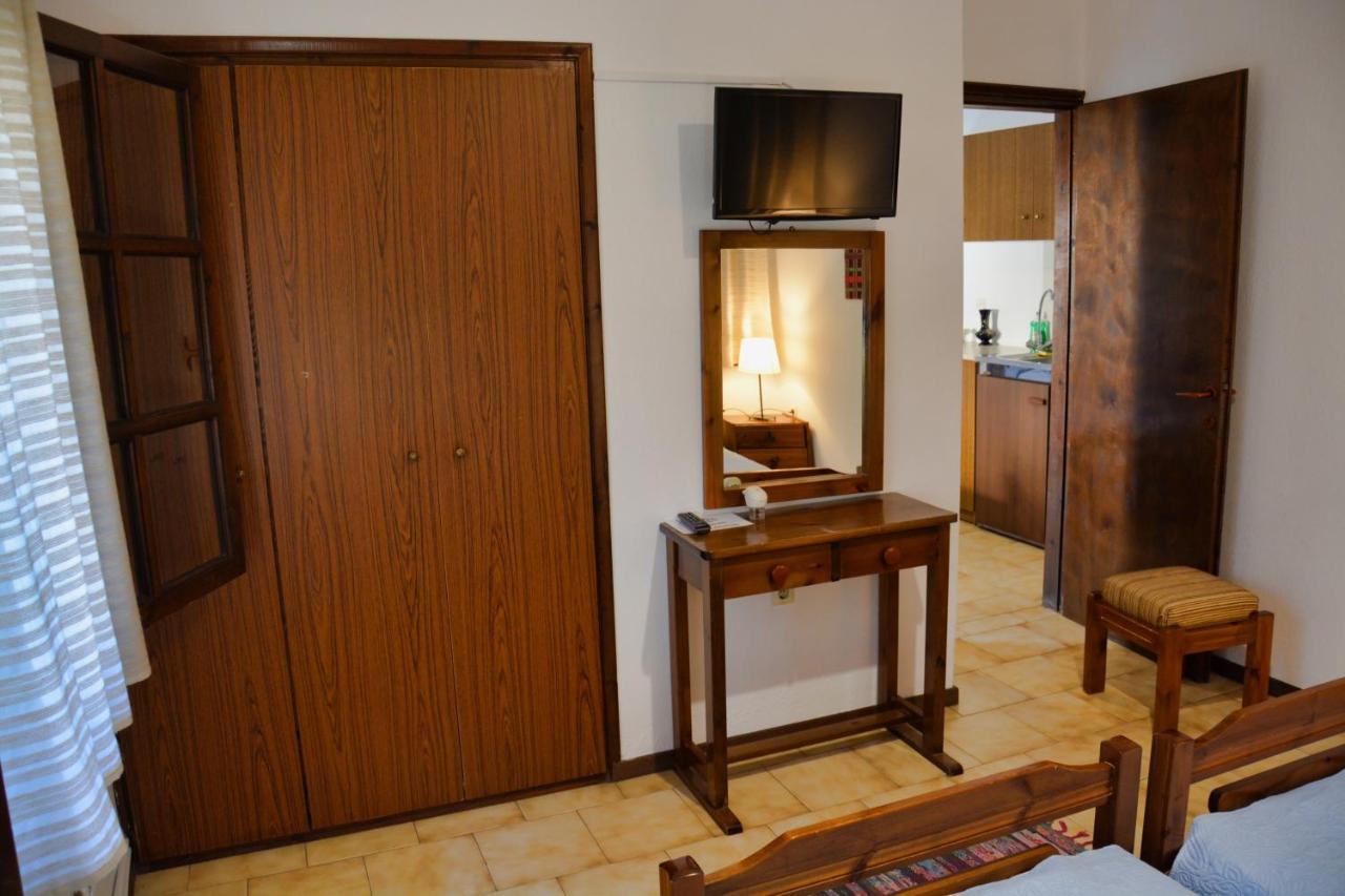 Papatzikos Traditional Guesthouse ネオス・マルマラス エクステリア 写真