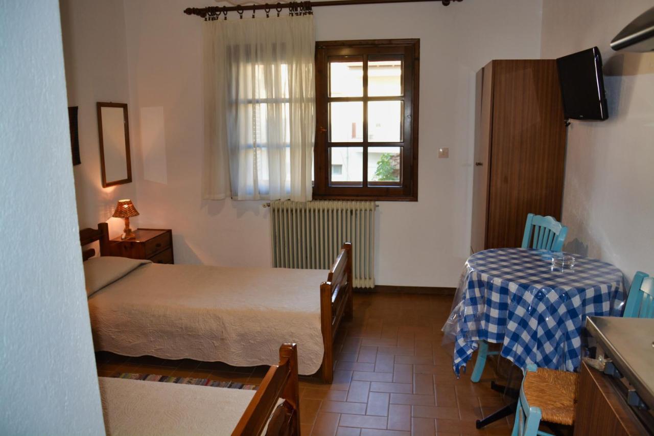 Papatzikos Traditional Guesthouse ネオス・マルマラス エクステリア 写真