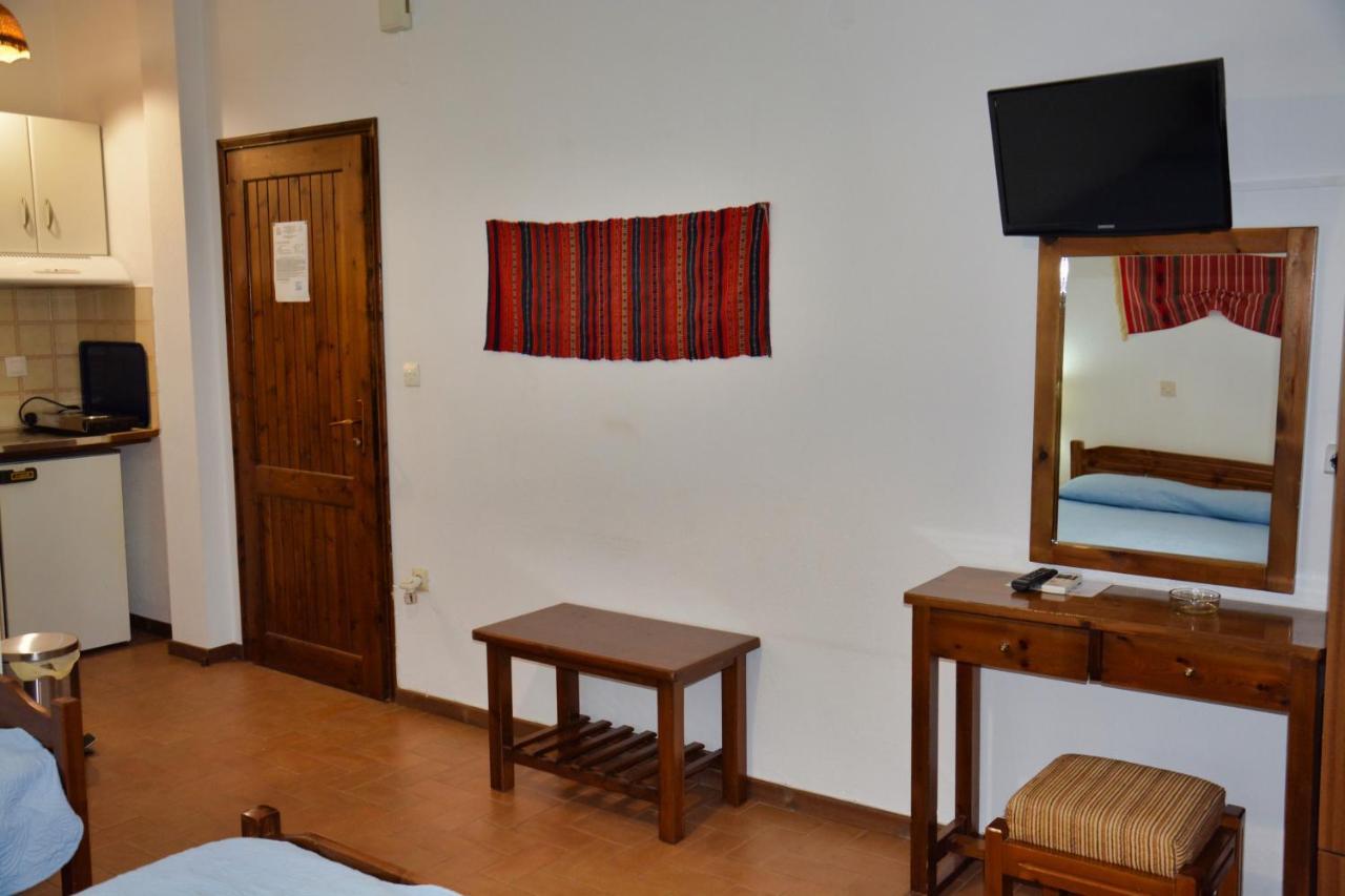 Papatzikos Traditional Guesthouse ネオス・マルマラス エクステリア 写真
