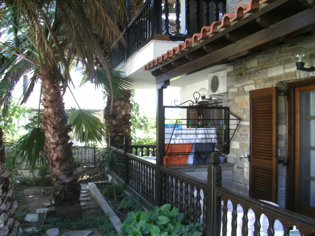 Papatzikos Traditional Guesthouse ネオス・マルマラス エクステリア 写真